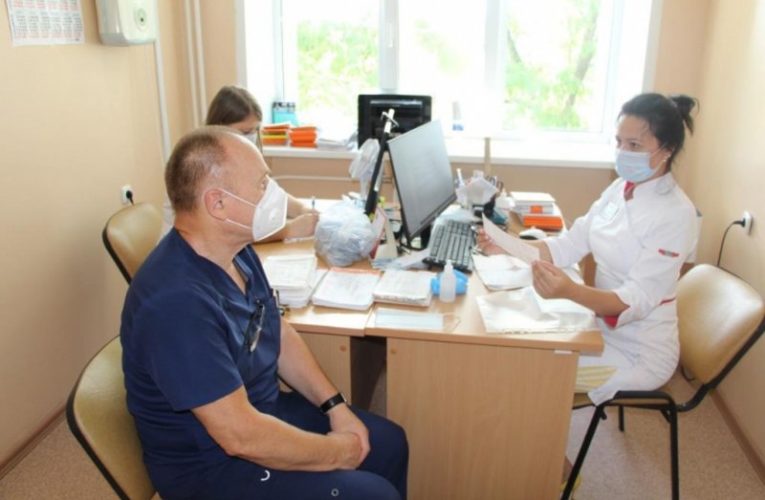 Ведущие липецкие медики обследовали жителей Усманского района