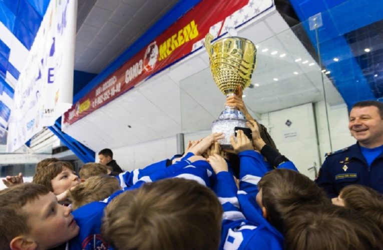 Липецкие хоккеисты заняли второе место в турнире Олега Пешкова