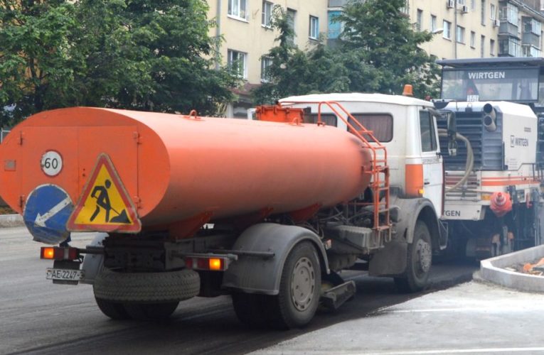 В Липецке до конца сезона отремонтируют ещё пять дорог за 35 млн рублей