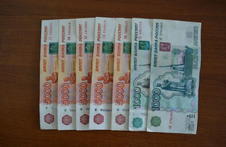 Липчанин купил лотерейный билет за 100 рублей и выиграл миллион на Новый год