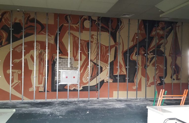 В липецком драмтеатре Толстого во время ремонта нашли советскую фреску в стиле сграффито