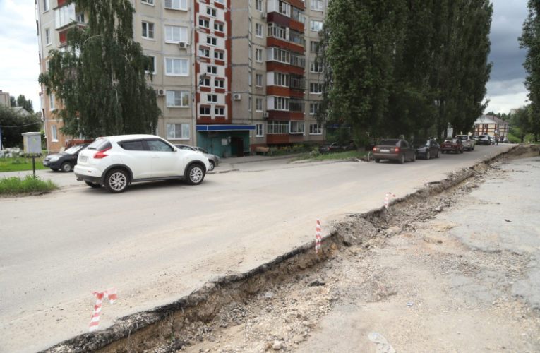 В Липецке начали ремонтировать дорогу на улице Доватора