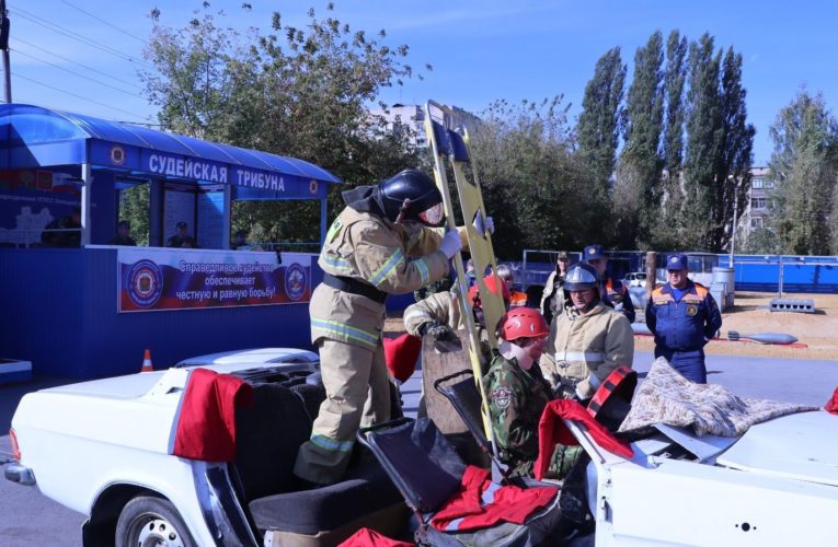 Липецкие спасатели соревновались в ликвидации ДТП с пострадавшим