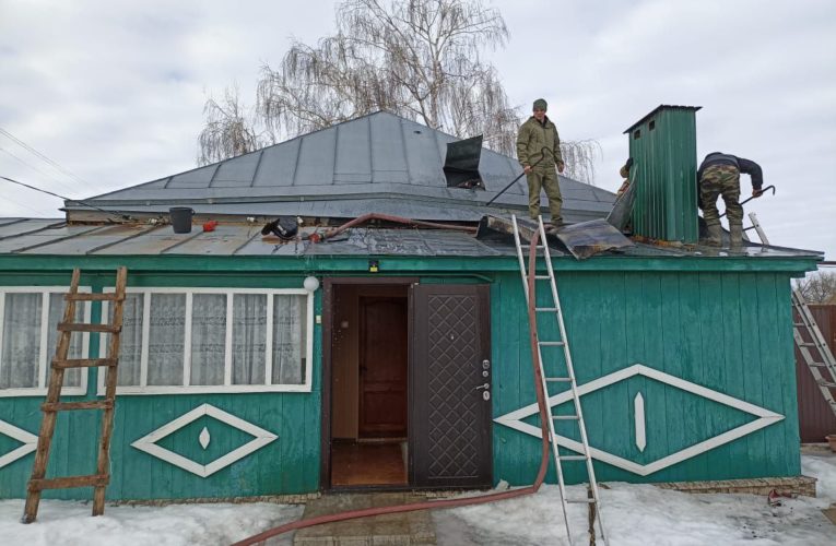 Под Липецком пожарные спасли от огня жилой дом в Добринском районе