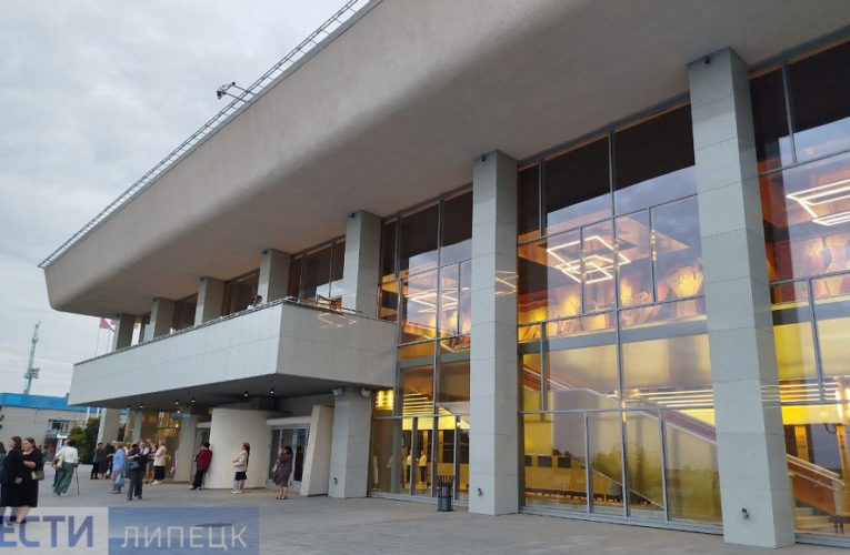 Театральный сезон для юных зрителей в Липецке открыли спектаклем «Маленький принц»