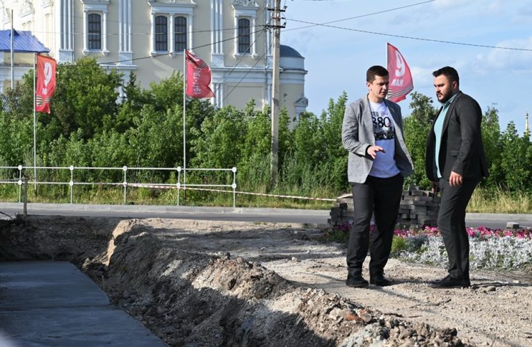 Сквер участников СВО обустраивают в Ельце около военкомата