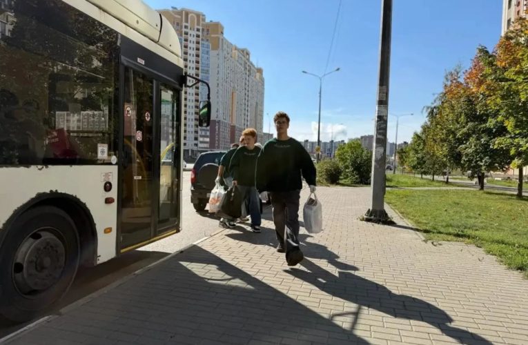 Зеленый автобус в Липецке собрал больше 100 кг текстиля и 80 кг макулатуры
